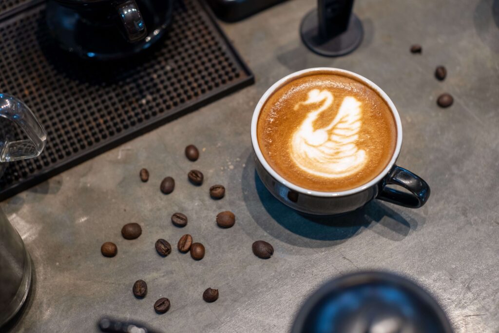 swan latte art